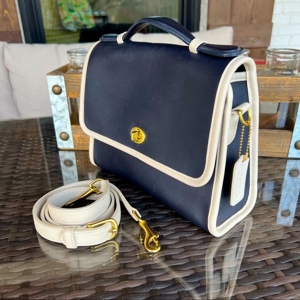 Rare Vintage Coach Court Spectator #6870 Bag in Navy Blue with Parchment Trim